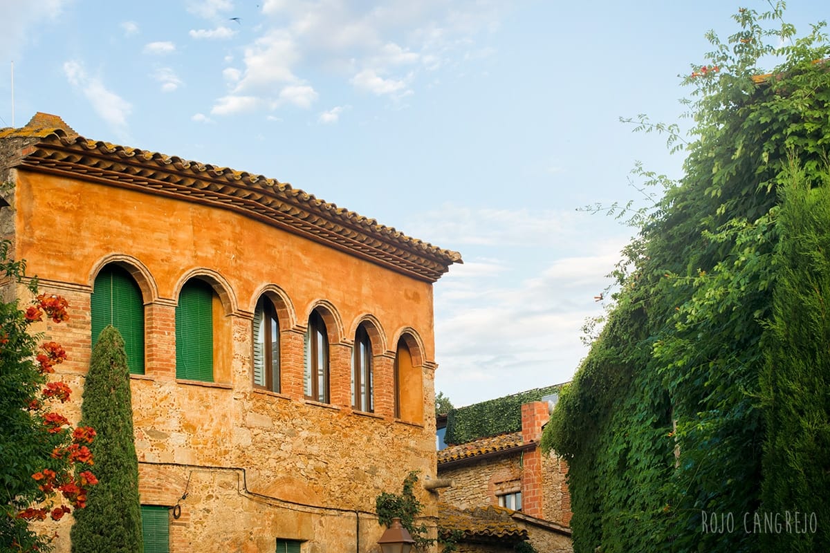 que_ver_en_peratallada_girona PERATALLADA, EL PUEBLO MEDIEVAL MÁS BELLO DE LA COSTA BRAVA