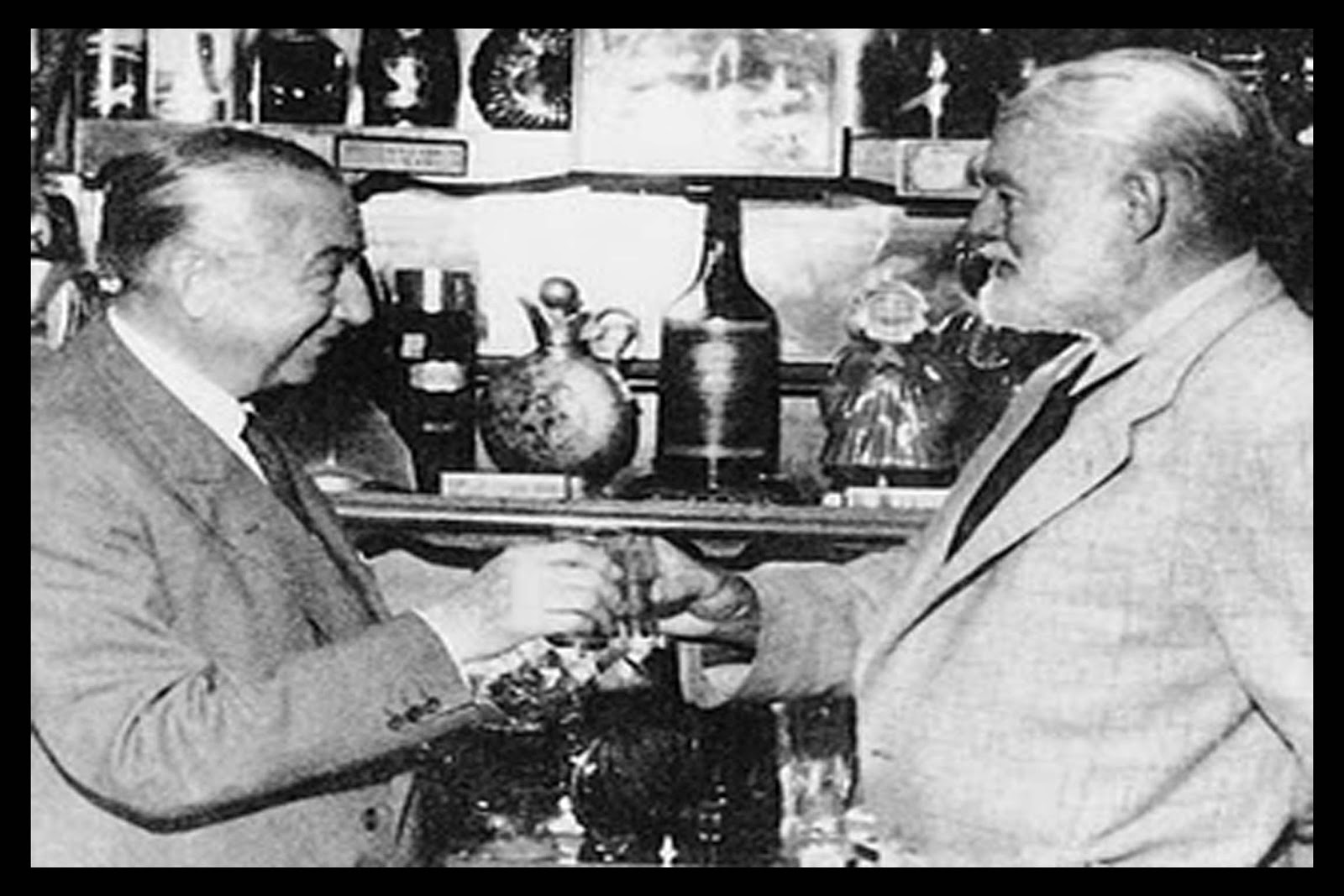 Chicote-y-Ernest-Hemingway Chicote y Ernest Hemingway | Rojo Cangrejo Blog de Viajes
